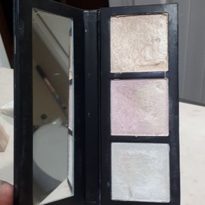 MAC "Hyper Real Glow" palette